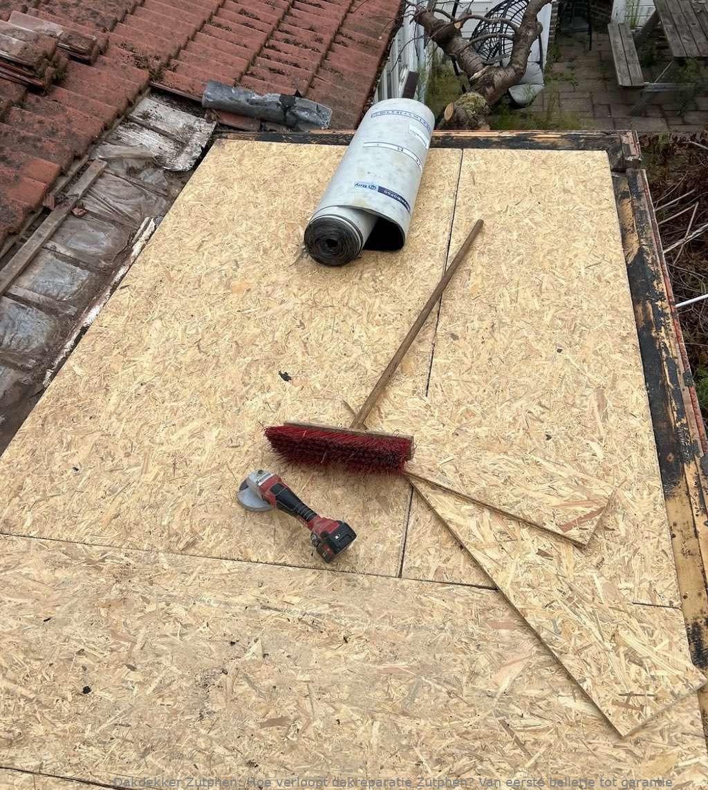 Hoe verloopt dakreparatie Zutphen? Van eerste belletje tot garantie